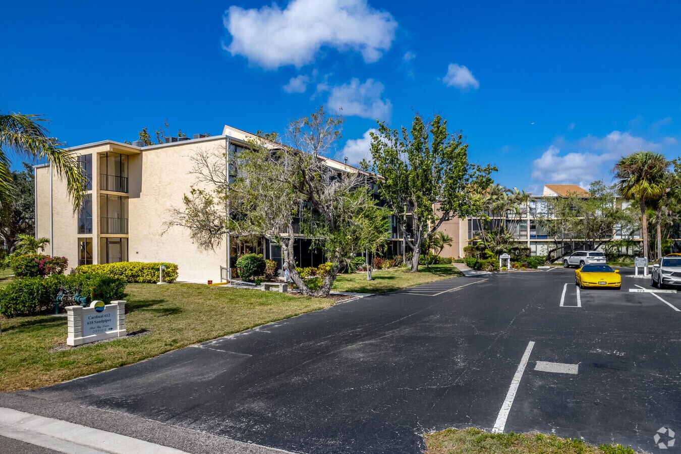 Entrada - Bird Bay Leisure