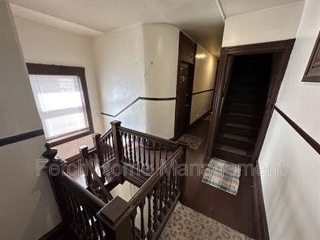 Photo - 722 E King St