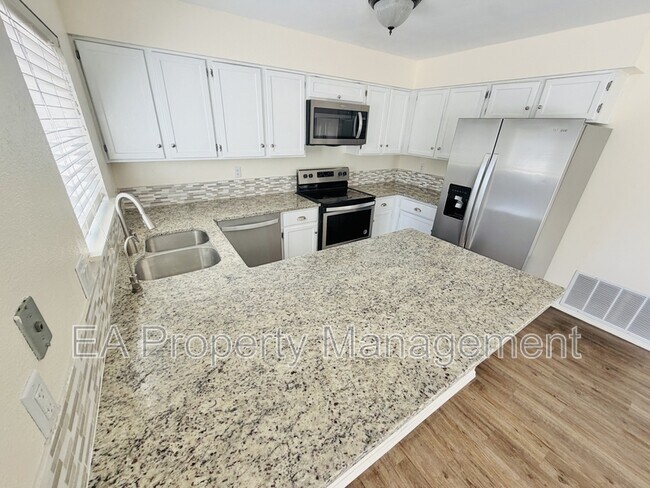 Photo - 5300 Overlook Dr NE