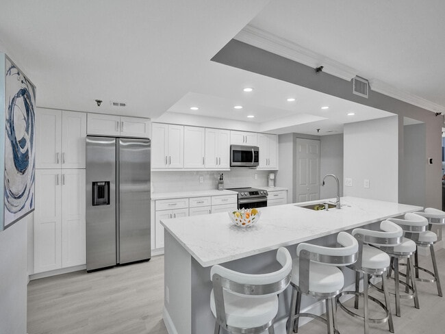 Building Photo - 955 Egret Cir Unit 405 Rental