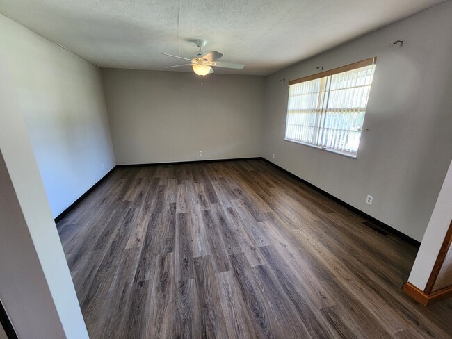 Photo - 7713 Widdecomb Rd