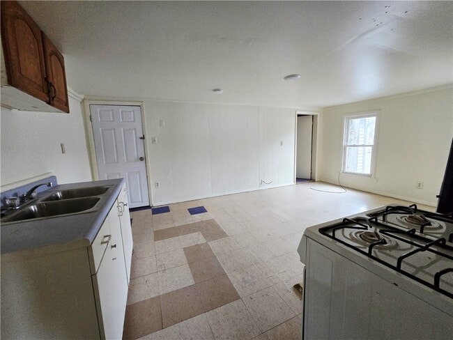 Photo - 130 E Elisha St