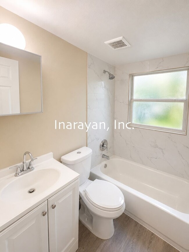 Photo - 909 W Livingston St Unit 4