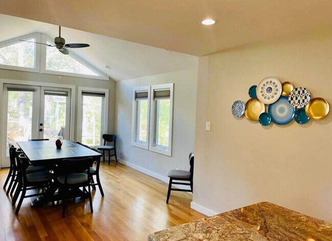 Photo - 501 E Poplar Ave