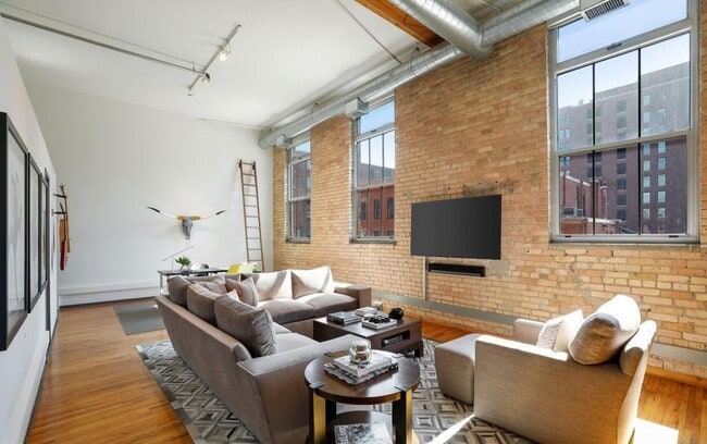 Photo - 801 N Washington Ave
