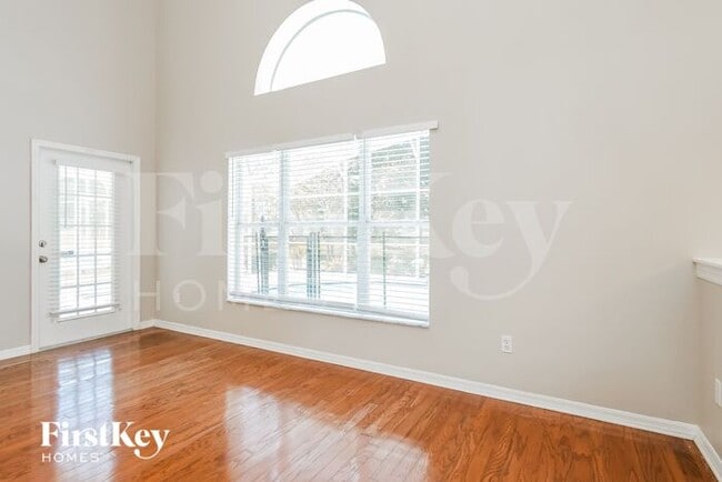 Photo - 2497 Runyon Cir