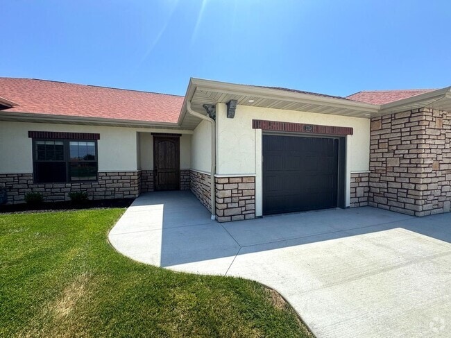 Building Photo - 1738 Bunker Loop Rental