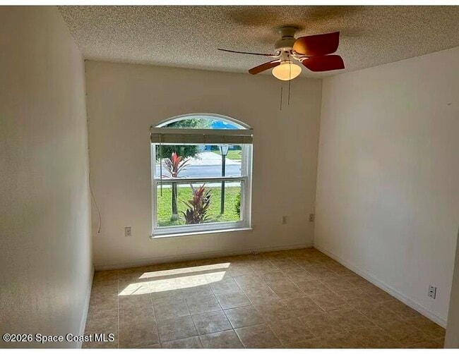 Photo - 2089 Redwood Cir