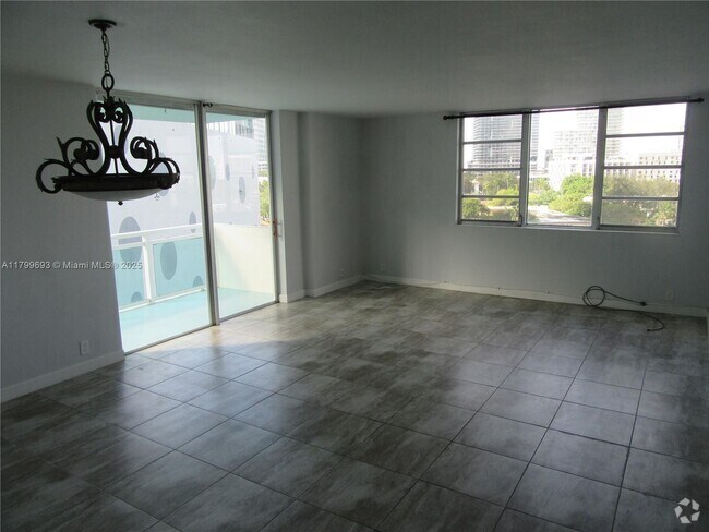 Building Photo - 3301 NE 5th Ave Unit 803 Rental