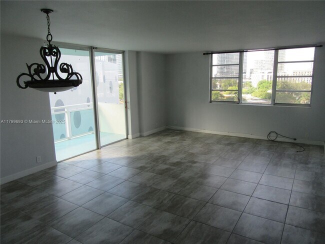 Photo - 3301 NE 5th Ave Unidad 803 Rental