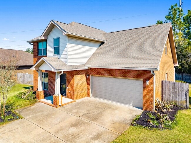 Photo - 140 Kinley Ave