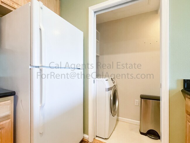 Photo - 1121 40th St