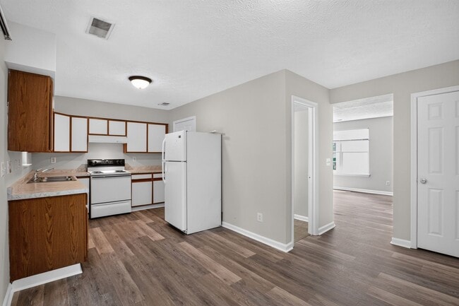 Photo - 3 Bedroom End Unit Townhouse