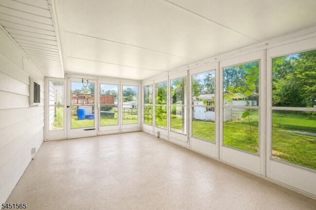Photo - 18 Deerwood Ave