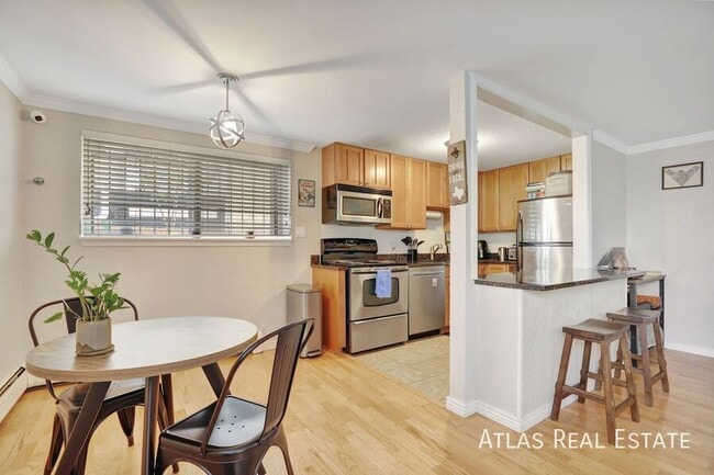 Photo - 1151 N Marion St