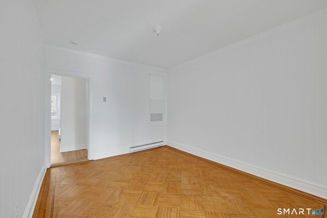 347 Greenwich Ave