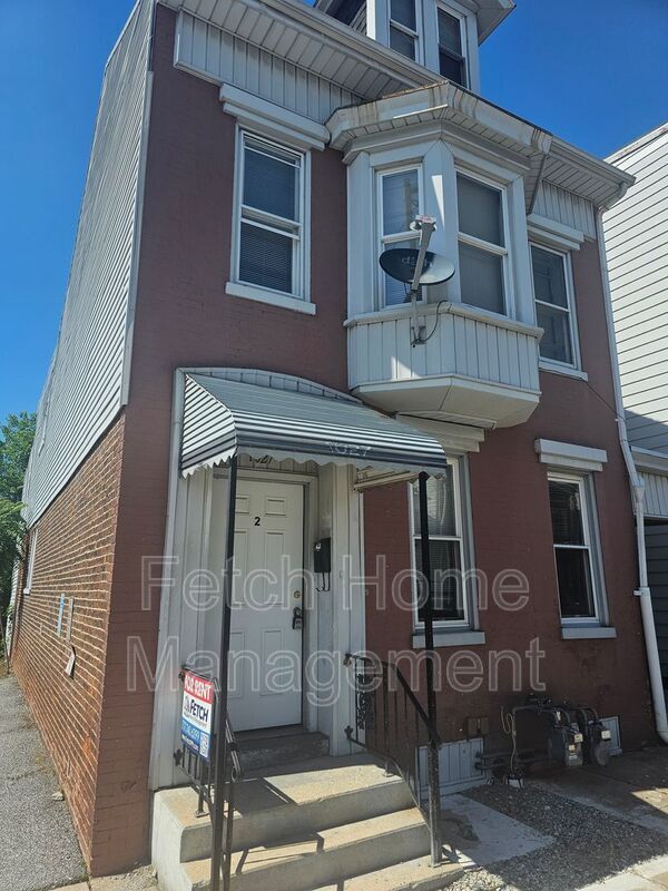 Building Photo - 1027 E Market St