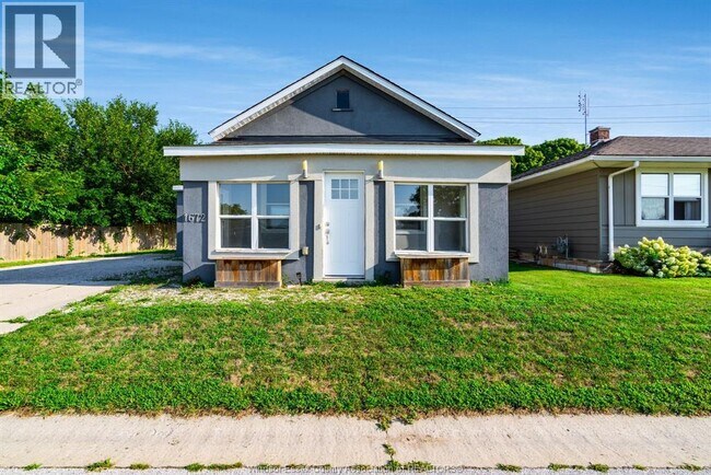 Photo - 1672 Elgin St