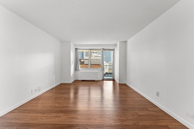 Photo - 151 Tremont St Unidad 11U