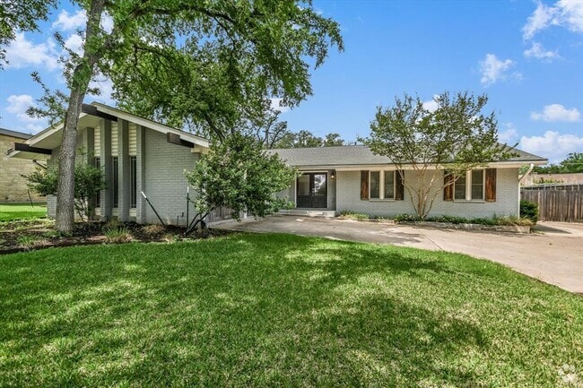 Building Photo - 306 Briarwood Trail Rental