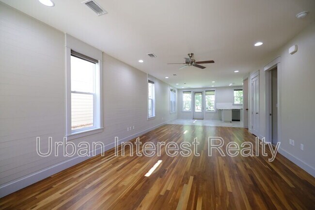 47 Palm St