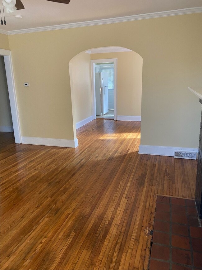 Photo - 114 Hawthorne Ln