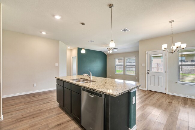 Photo - 1006 Fannin St