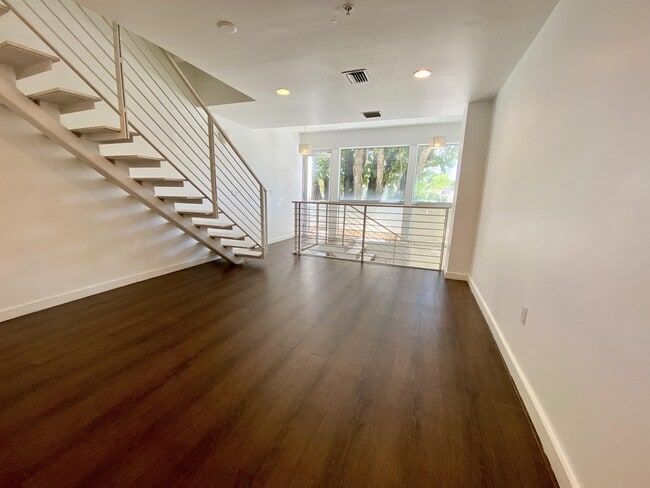 Photo - 1600 Michigan Ave