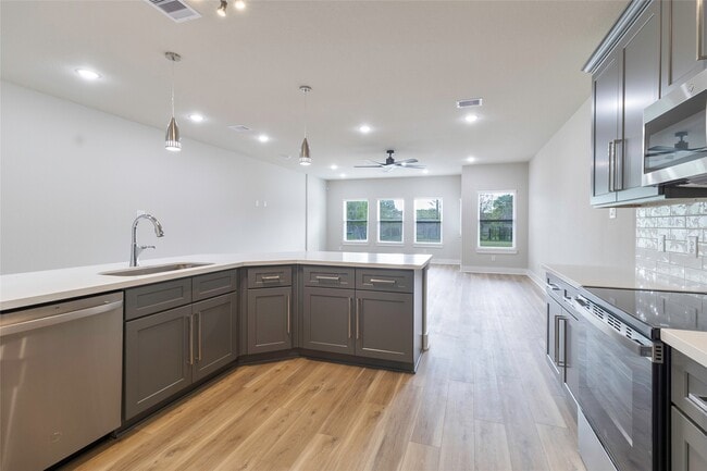 Photo - 9101 Noel St