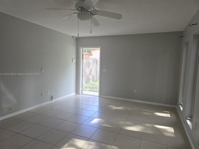 Photo - 4830 SW 27th Ave Apartment Unit 1