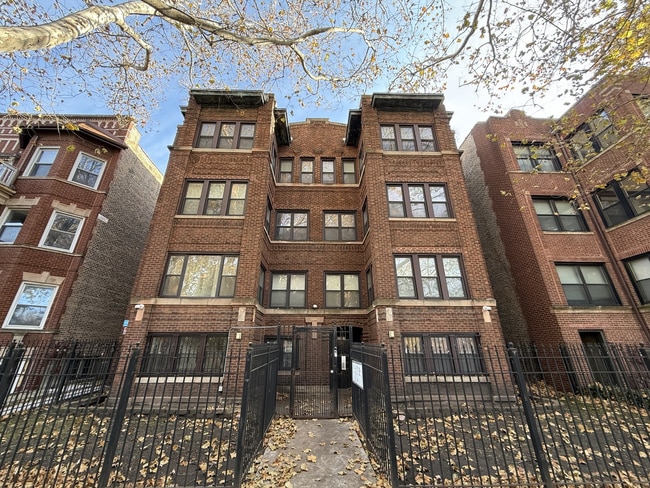 Building Photo - 6035 S Saint Lawrence Ave Unit gs