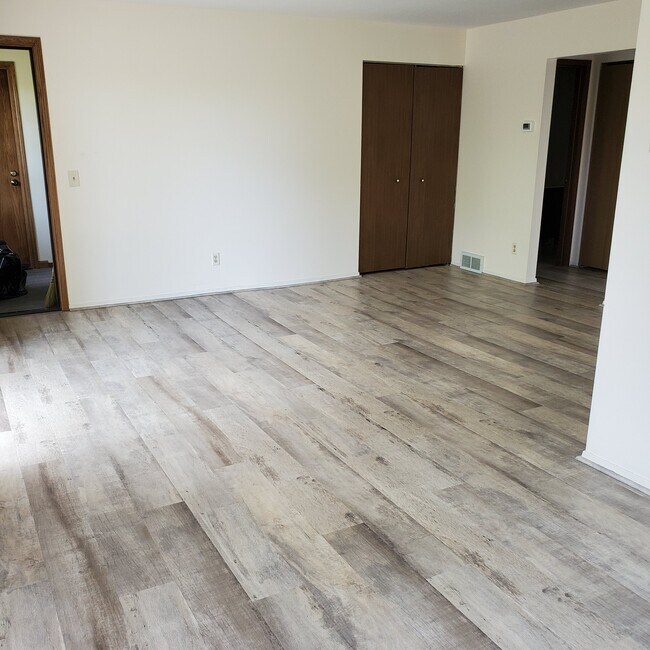 bedroom with closet space - 2609 Smithfield Dr Unit 2