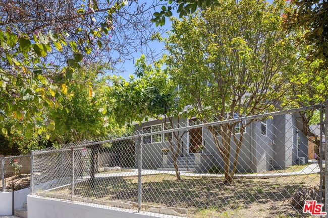 Photo - 1342 Mohawk St