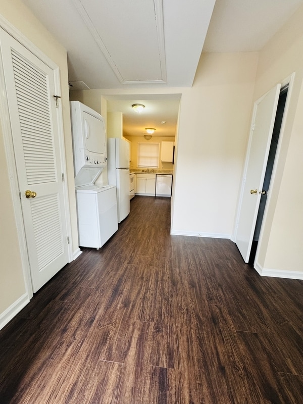 Photo - 1323 E 10th St