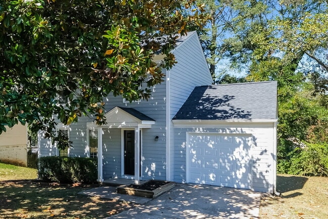 Photo - 895 Highland Terrace NE