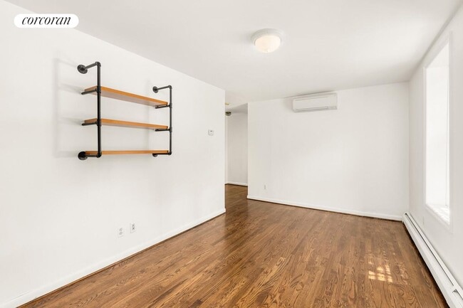 Building Photo - 615 Lincoln Pl Rental