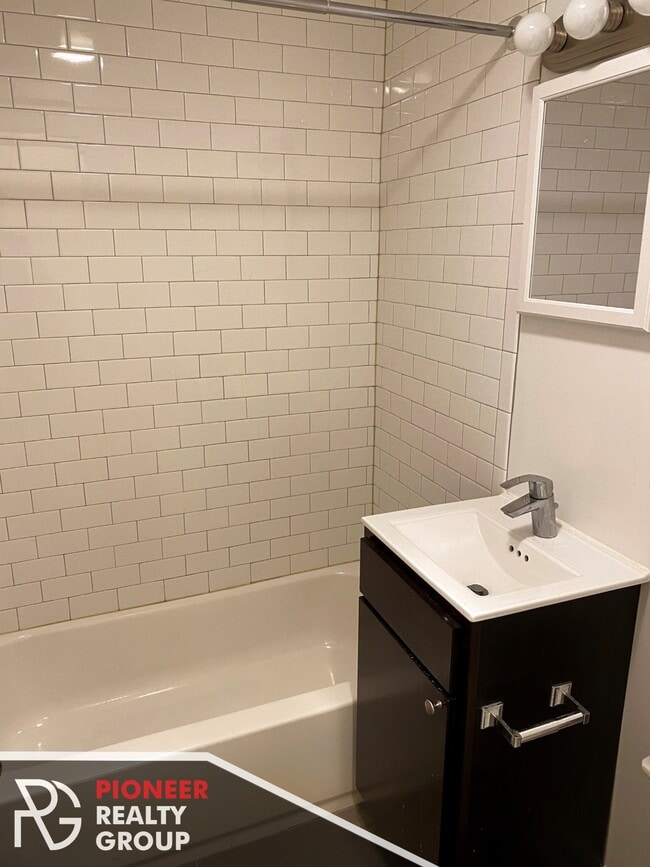 Photo - 2934 W Palmer St Unit 2936-105