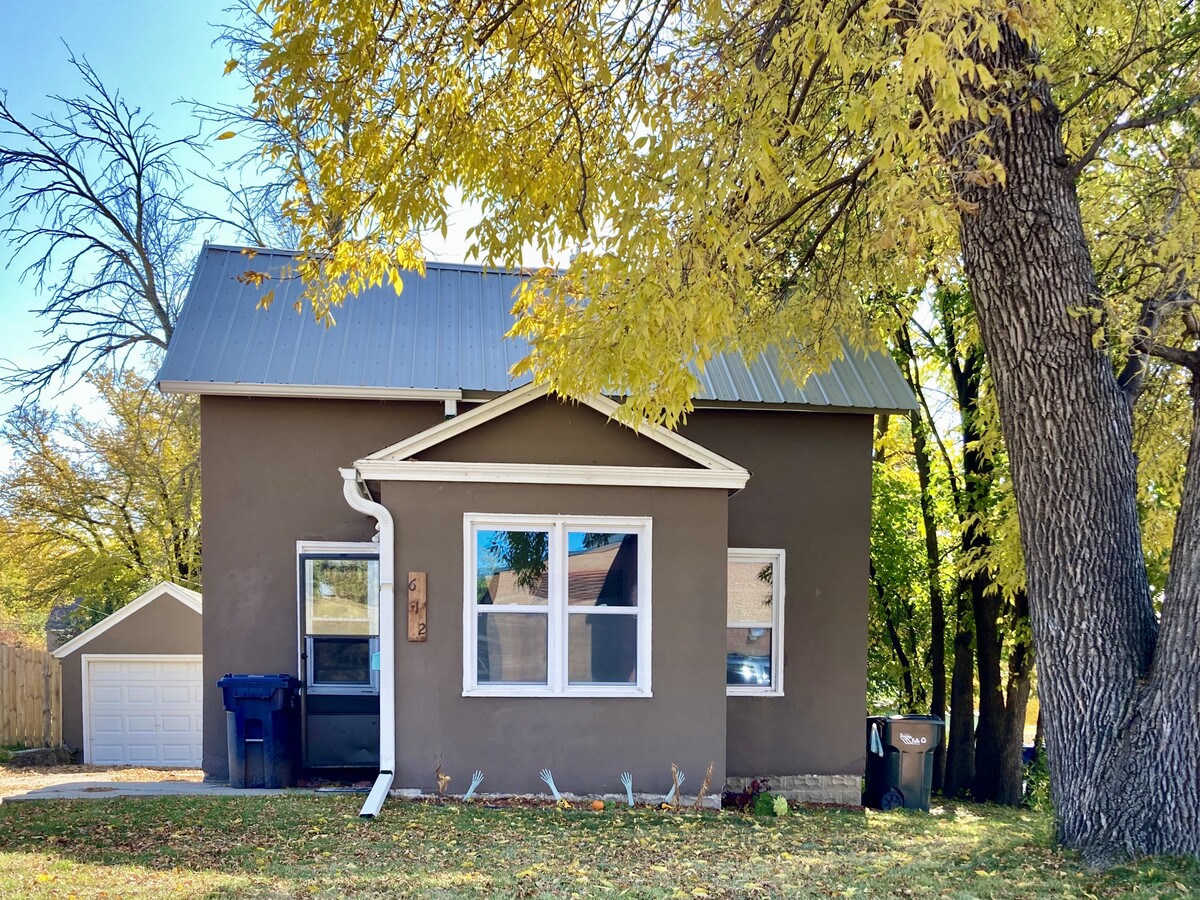 Photo - 612 E Mount Faith Ave House