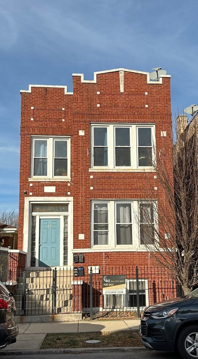 Building Photo - 3332 W 38th St Unit BSMT