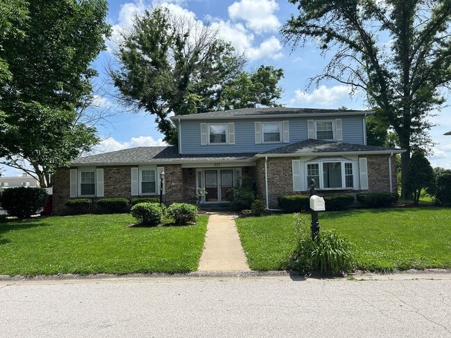 Photo - 537 Windrift Dr House