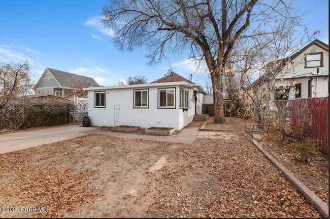 Building Photo - 140 Garden St Unit 1/2