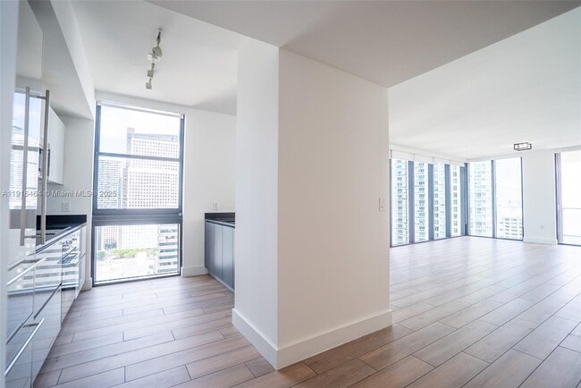 Photo - 1010 Brickell Ave Unit 2201