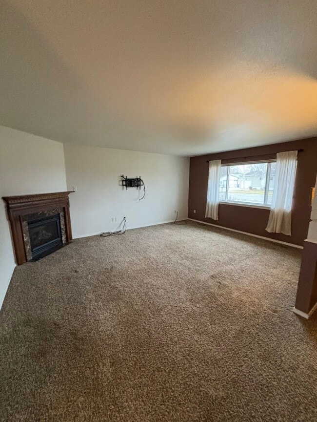 Photo - 3227 Lynn Ave