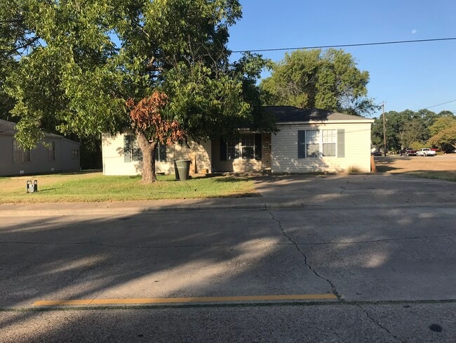 Photo - 2702 Cavitt Ave