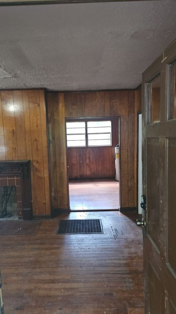 Photo - PRICE REDUCED!! OCTOBER MOVE IN SPECIAL- F...