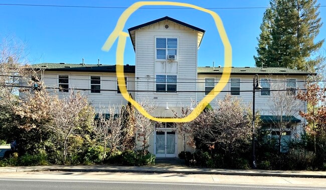 Building Photo - 1881 E 8th St Unit Apt260