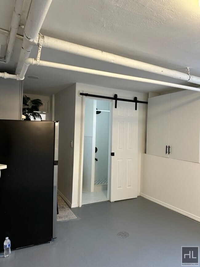 Photo - COLDEN AVENUE, BRONX