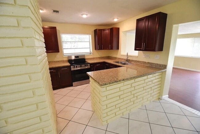 6900 Cypress Rd