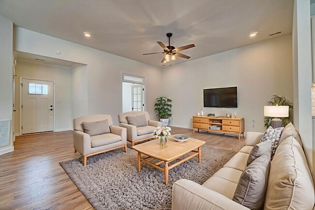 Photo - 4 bedroom condo in Suffolk