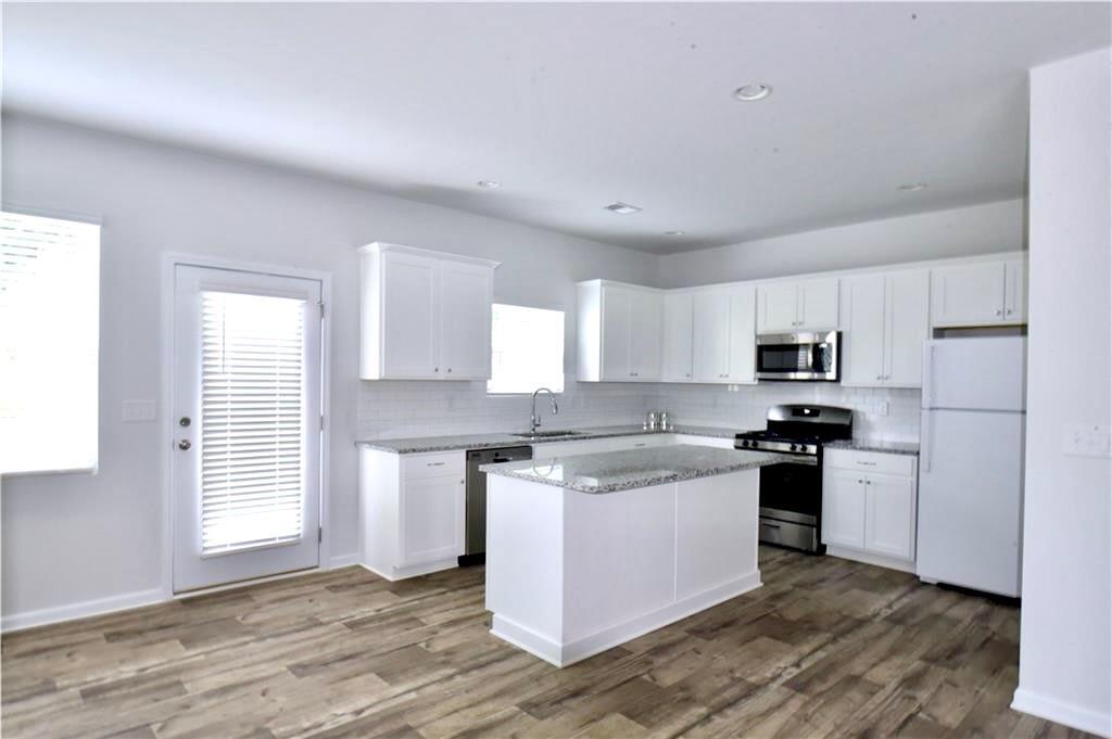Photo - 12 Wesley Way N